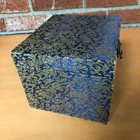 Shanghai Museum Imperial Palace Cup/Vase/Jar - Picture 9 of 10